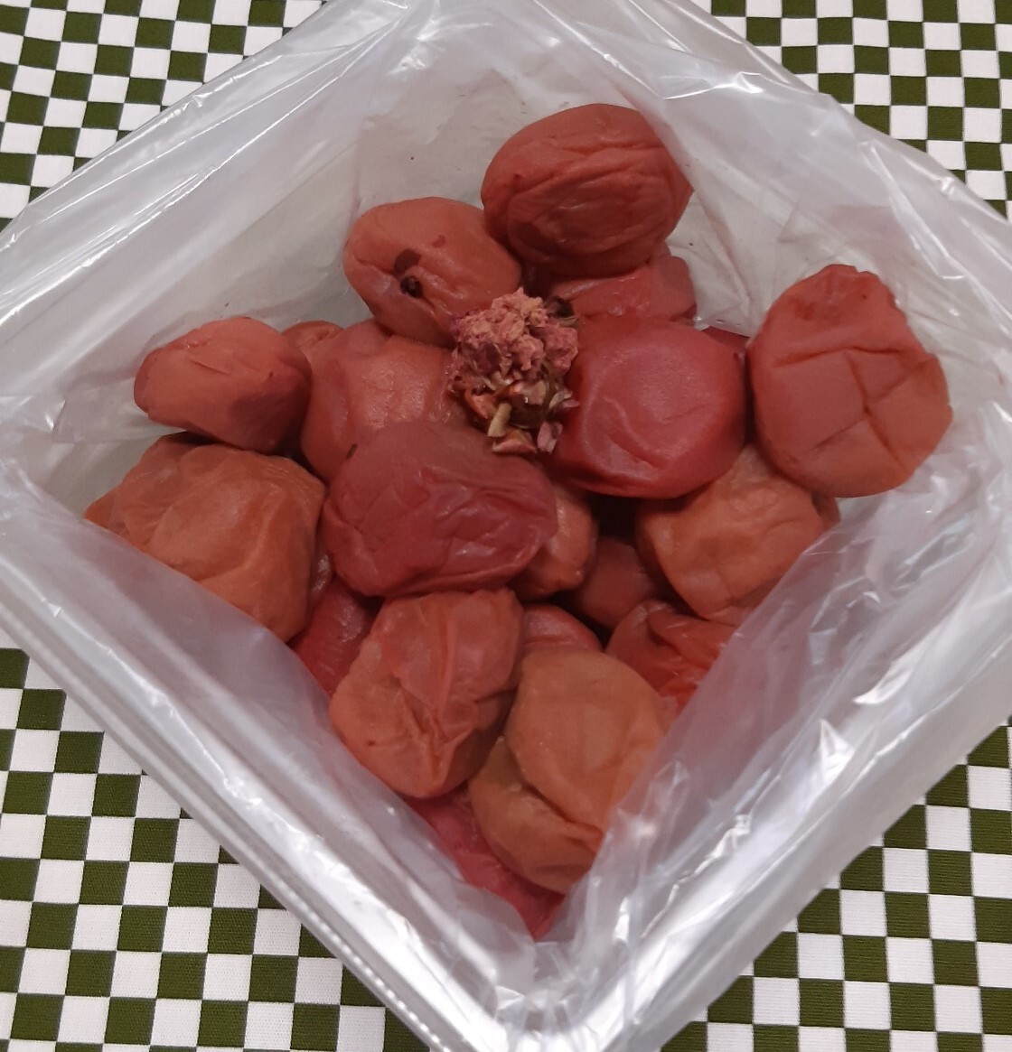 [令和7年もの]昔ながらのしょっぱい「さくら」梅干し(約1kg)ご家庭用 本州・四国・九州(北海道・沖縄・離島などを除く) 1kg(500g×2パック)