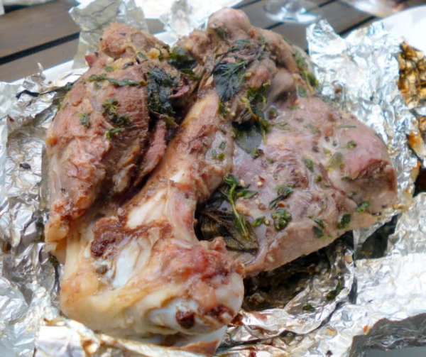 【希少！２種類の猪骨付肉入り】BBQ用猪肉+ソーセージセット
