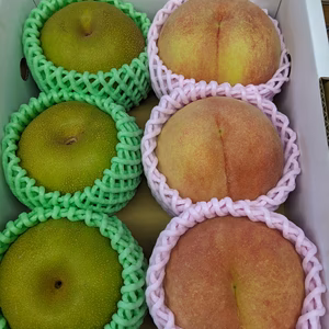 梨と桃の詰め合わせ