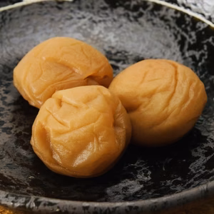 ご家庭用はちみつ梅 1kg (55粒程) 2個　【おまけ付き】
