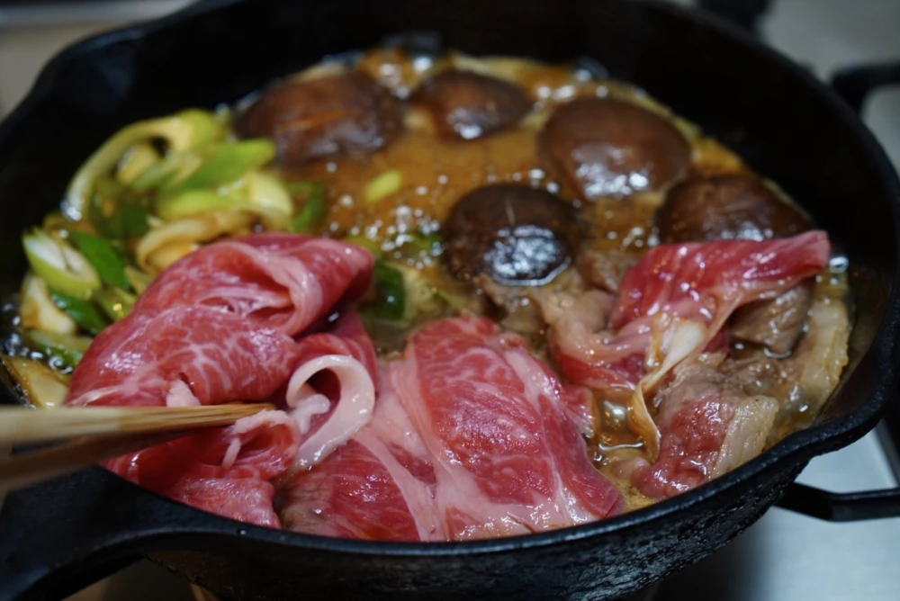 【イチオシ部位！】しろいし牛の肩ロースすき焼き用