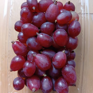 赤ぶどうバラ詰め1kg箱