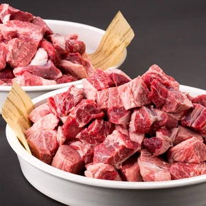 【ホロホロに煮込んで美味しい】鳥取和牛 煮込み用 すね肉等カット済み