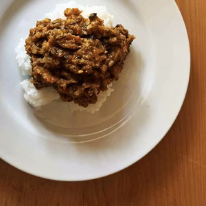 メンマときくらげが主役のキーマカレー