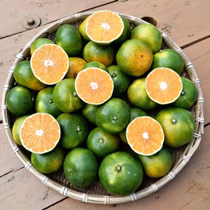 ジューシーで程よい酸味と甘みのある極早生みかん♪