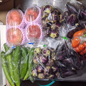 桃と夏野菜の詰め合わせ