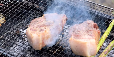 最高に美味そうに焼けている塊肉の写真を見てBBQしたくなってしまった。