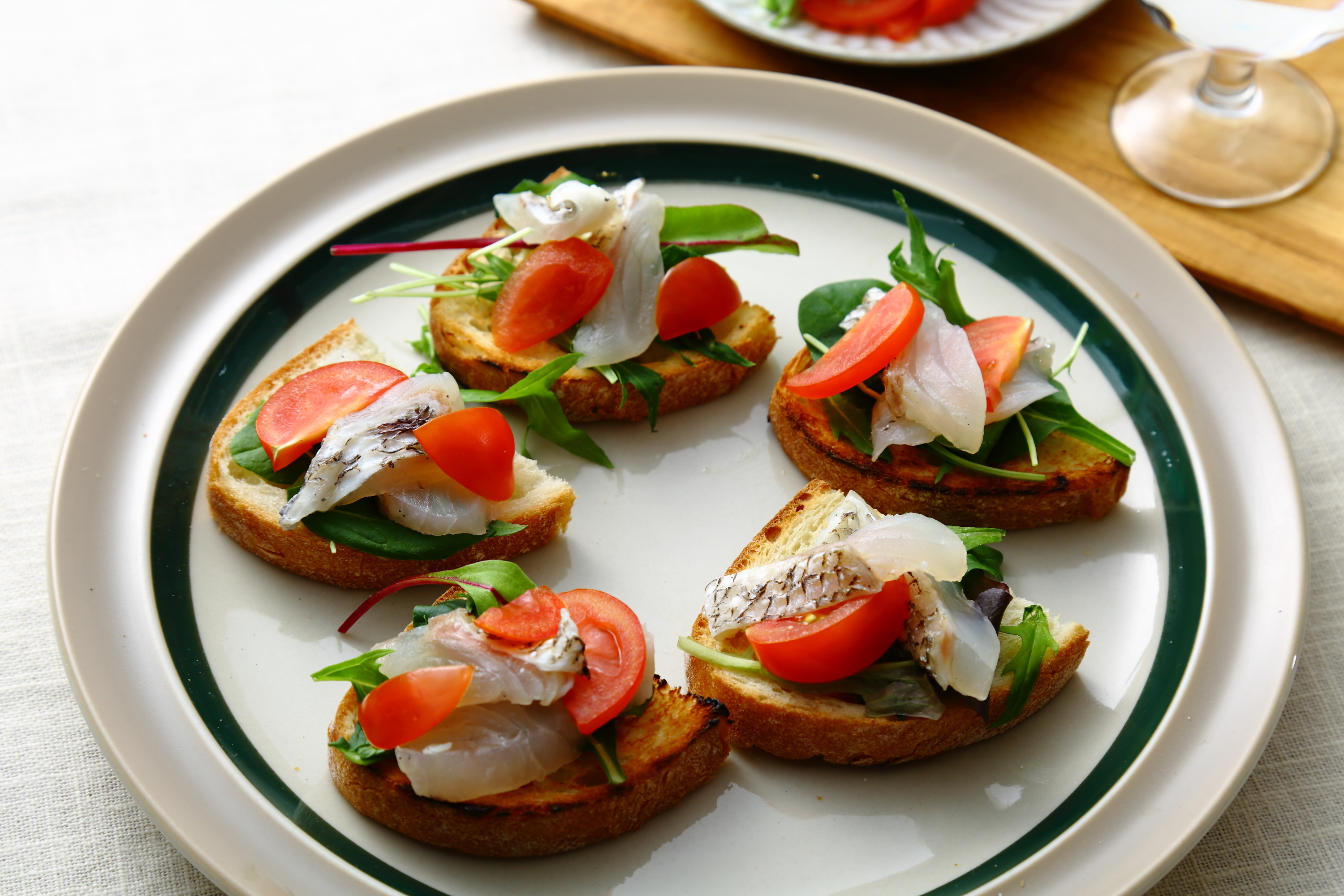 [自宅で味わうフルコース]リピート必至!旨味溢れる味わい[南伊勢ブランド真鯛] ◎捌いてお届け!3枚おろし(スキンレス)