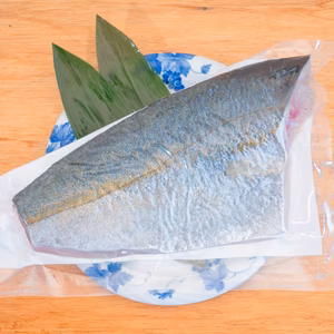 12/29着|年末年始用にどうぞ　半身皮付きフィーレ金寿カンパチ刺身用