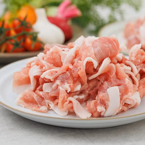 【冷凍】29の日フェア 万能スライス小間《白金豚》炒めて煮てもよし家庭料理華やぐ