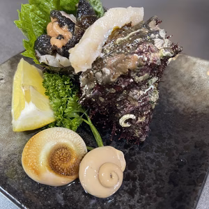夏季限定の活さざえ♪　　1k 2300円～