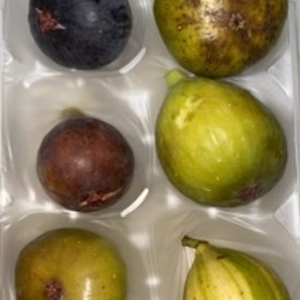 本日の朝市❗️世界のイチジク食べ比べセット&ビオレソリエス中玉