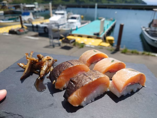 《冷凍》琵琶湖産【天然】ビワマスの棒寿司　