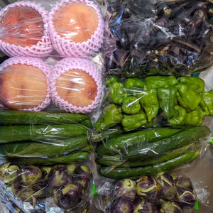 桃と夏野菜の詰め合わせ