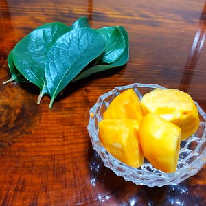 早生甘柿！早秋柿（家庭用 ６.５kg　約２５個)