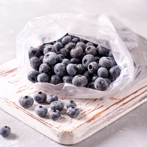 栽培期間中農薬不使用　味の濃厚な冷凍ブルーベリー【ベリーファームとようら】