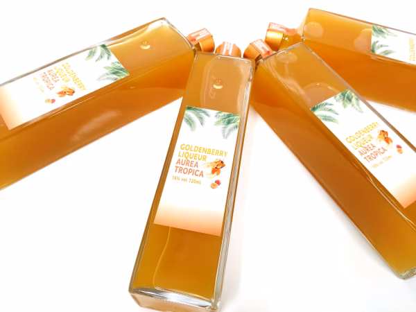 ゴールデンベリーリキュール－  Aurea Tropica －720ml