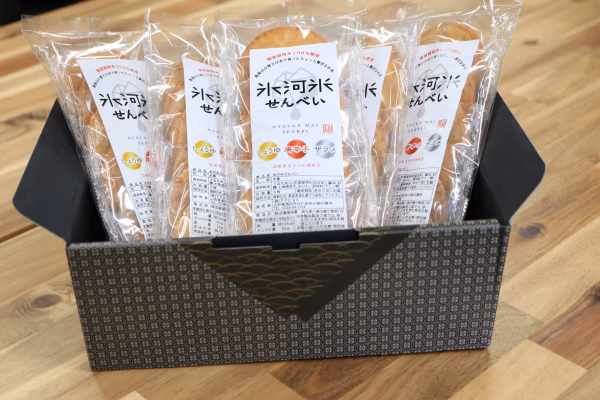 贈答用化粧箱入り せんべい3種の味(醤油・唐辛子・ザラメ)特別栽培米100％使用