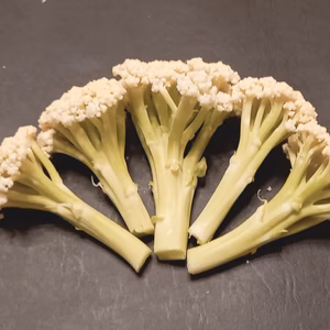 え？これがカリフラワー！？と驚く“ スティックカリフラワー“