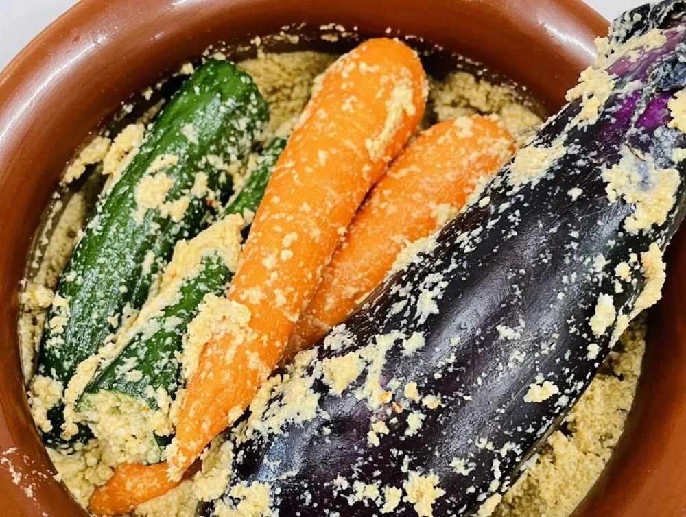 農家が作るミルキークイーンの「ぬか床」水を入れるだけ。