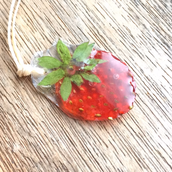 【G.W〜6月上旬】いちご摘みオプション：押し花WS