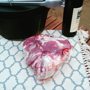 【魅惑の羊・塊肉】ウデ編・国産マトン肉０.8キロ