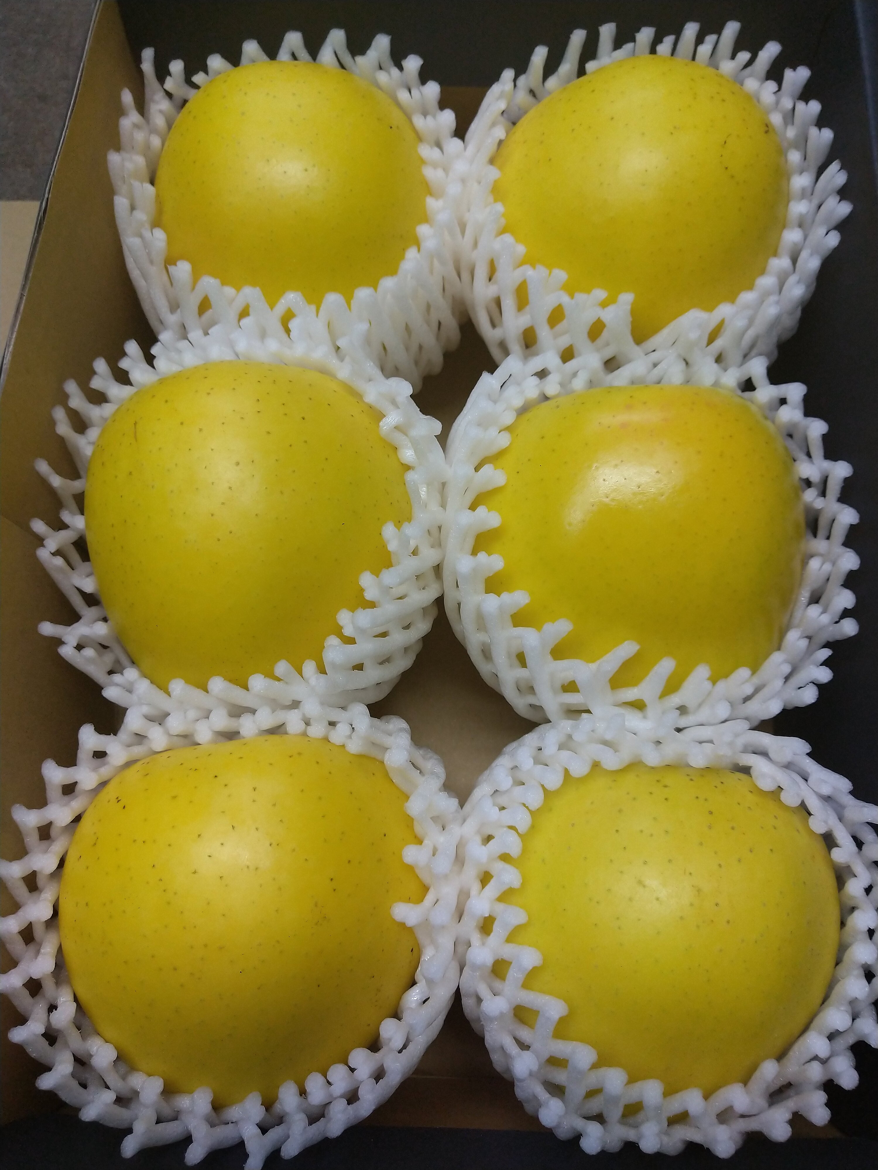 クール便❄️[ギフト]まるで採れたて❗️シャキシャキ食感シナノゴールド 約2kg(5~6玉)