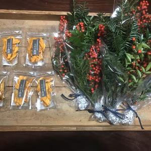 女子会にピッタリ！ワインに合う乾燥かき＋クリスマス南天のセット