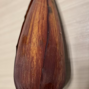 これは珍しい！バナナの花(蕾)　サラダや鍋のトッピング等に！