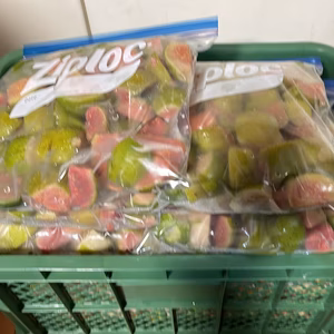 冷凍カットグァバ1.5kg