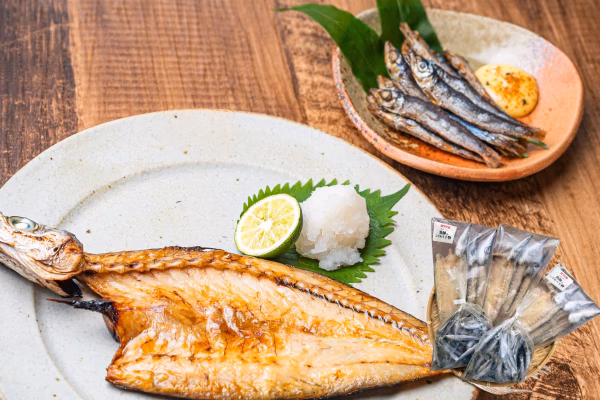 【海の精×天日干し】無添加干物セット（カマス・小魚）