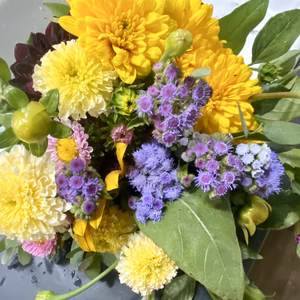 【香川のお花の生産農家より】たっぷりの彩どり、おまかせブーケー（プレゼントにもお