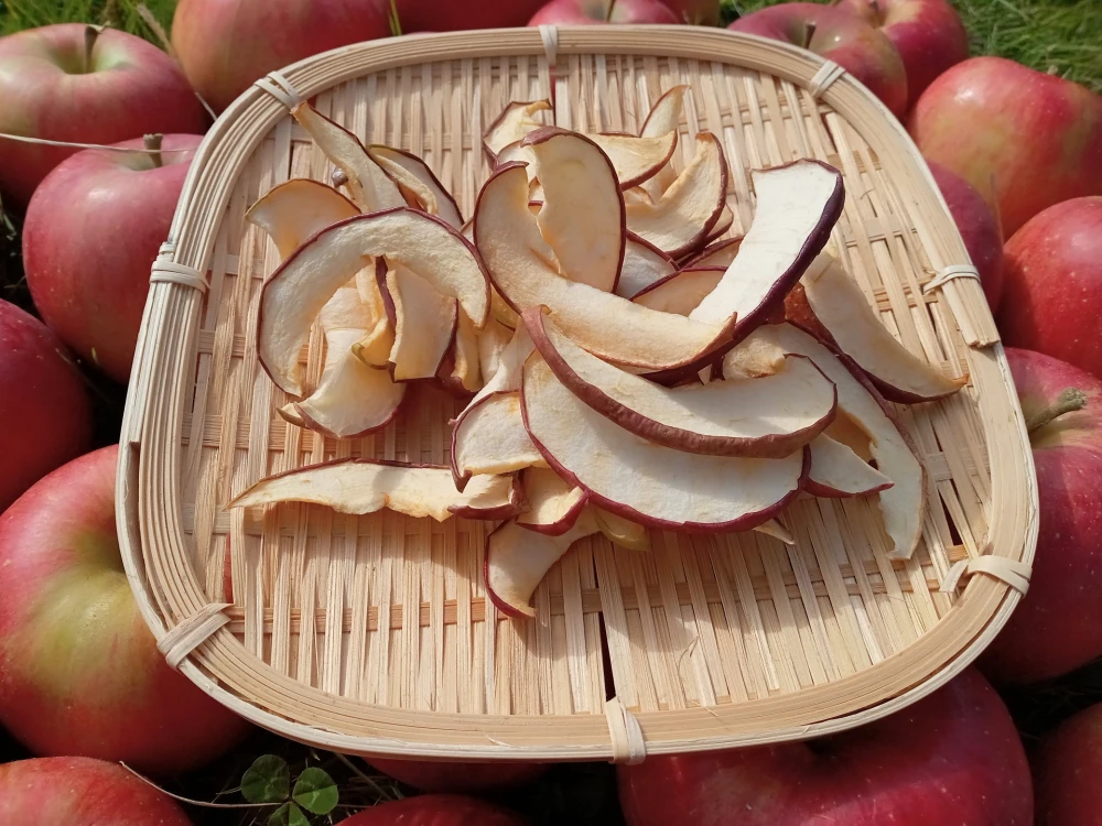 りんごの美味しさ凝縮！ノンフライ＆無添加の安心おやつ。りんごチップス
