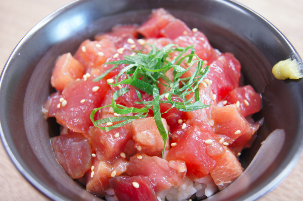 マグロ丼に 晩酌に バカ正直にうまいもんを追求しました 漁師の渾身の逸品たち 農家漁師直送のポケットマルシェ