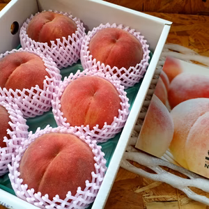 ラスト５箱　A2 「贈答用 桃 大玉 2㎏」（5～8玉入り）