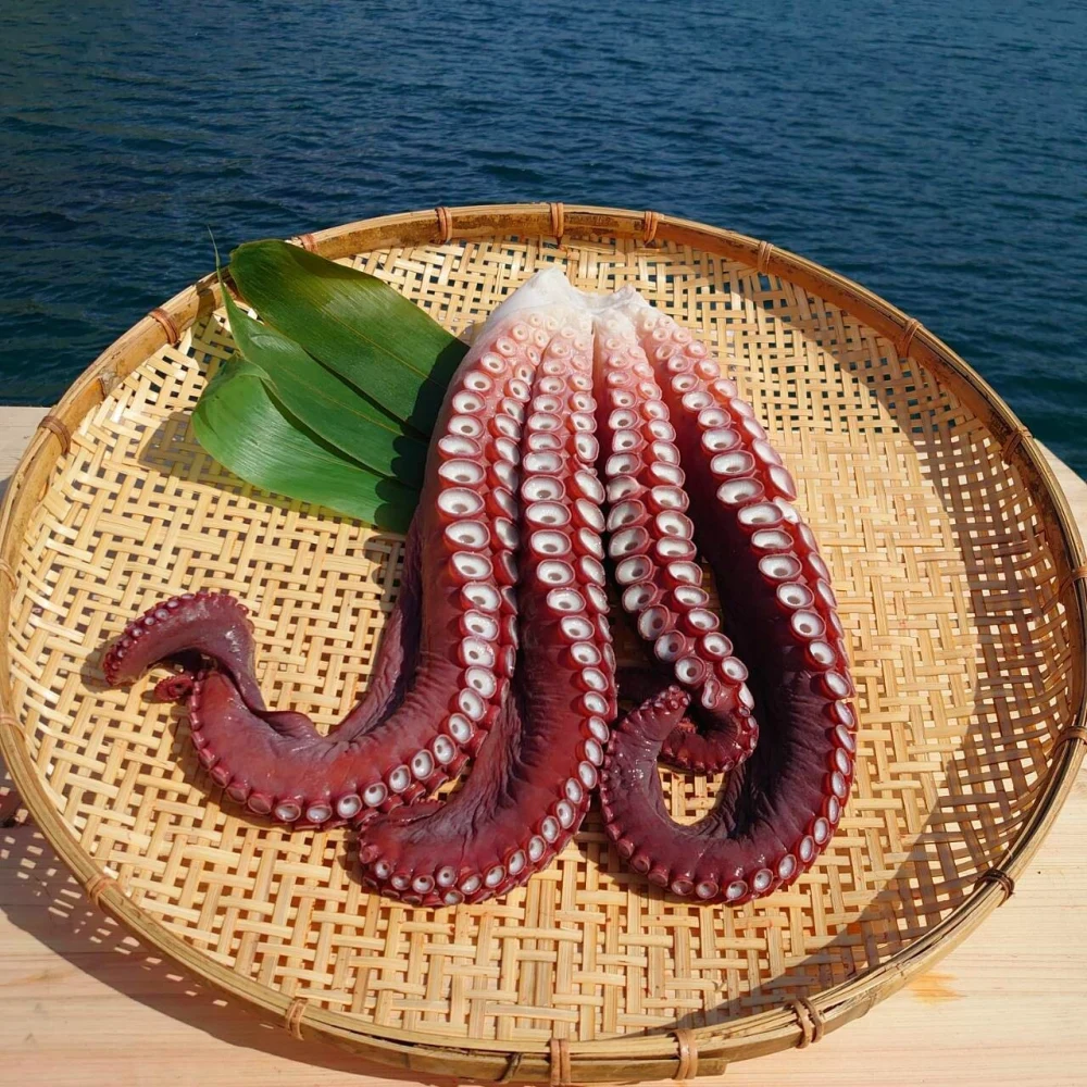 北海道小樽産 茹でタコ足 4本1.4㎏(冷凍)
