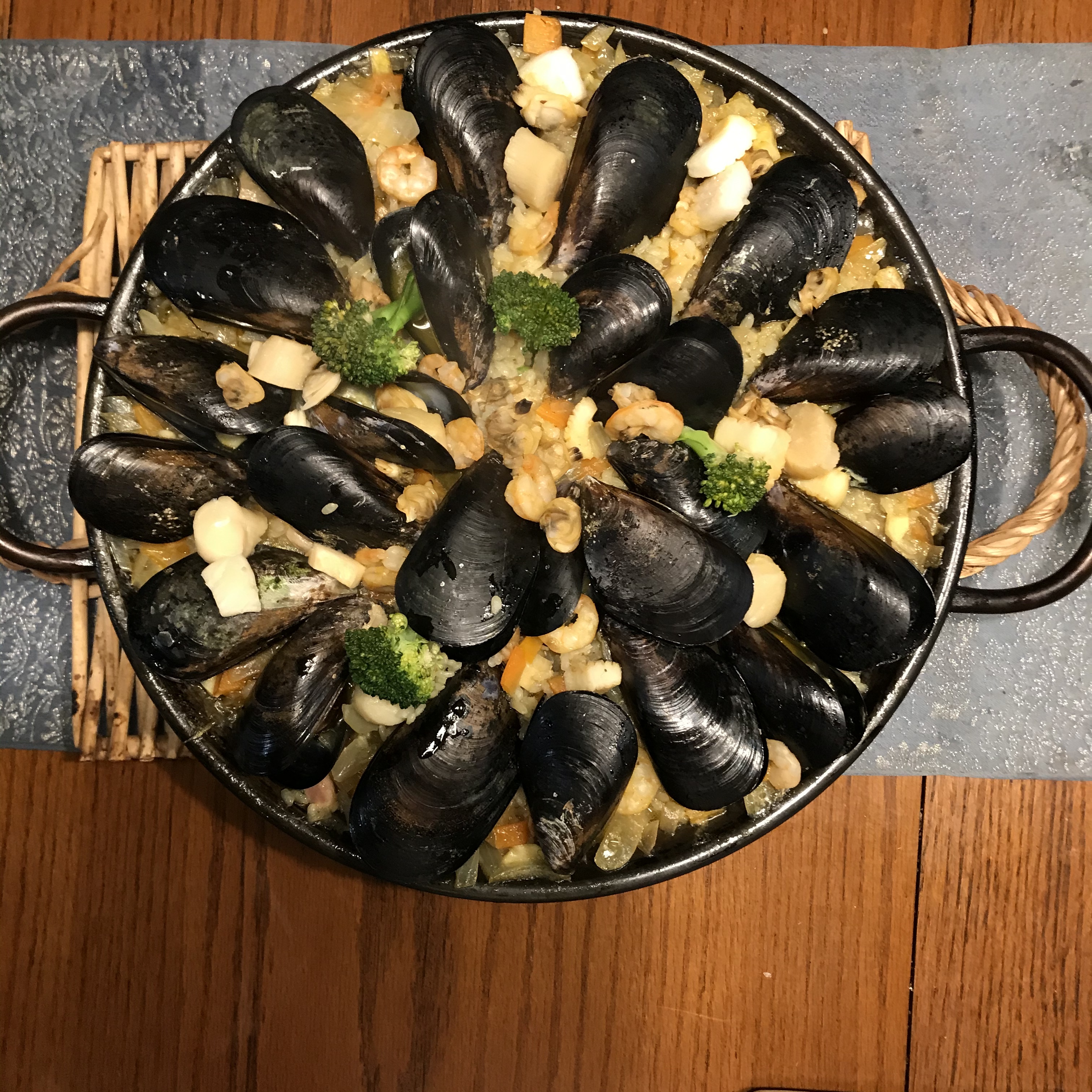 広島直送 広島湾産 冷凍ムール貝 2kg 生まれのブランドで