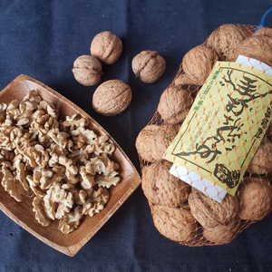 立体農業で育まれた「手打ちくるみ 殻付き＆むき身セット」2020年収穫分