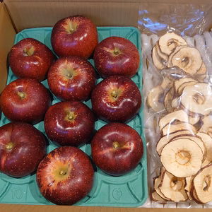 信州麻績村産の秋映(家庭用)！約3kgとりんごチップス40g3袋