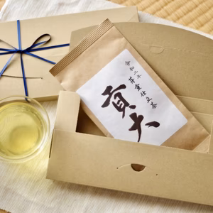 芽重型栽培された被せさえみどり煎茶「貢大」30gのプチギフトボックス