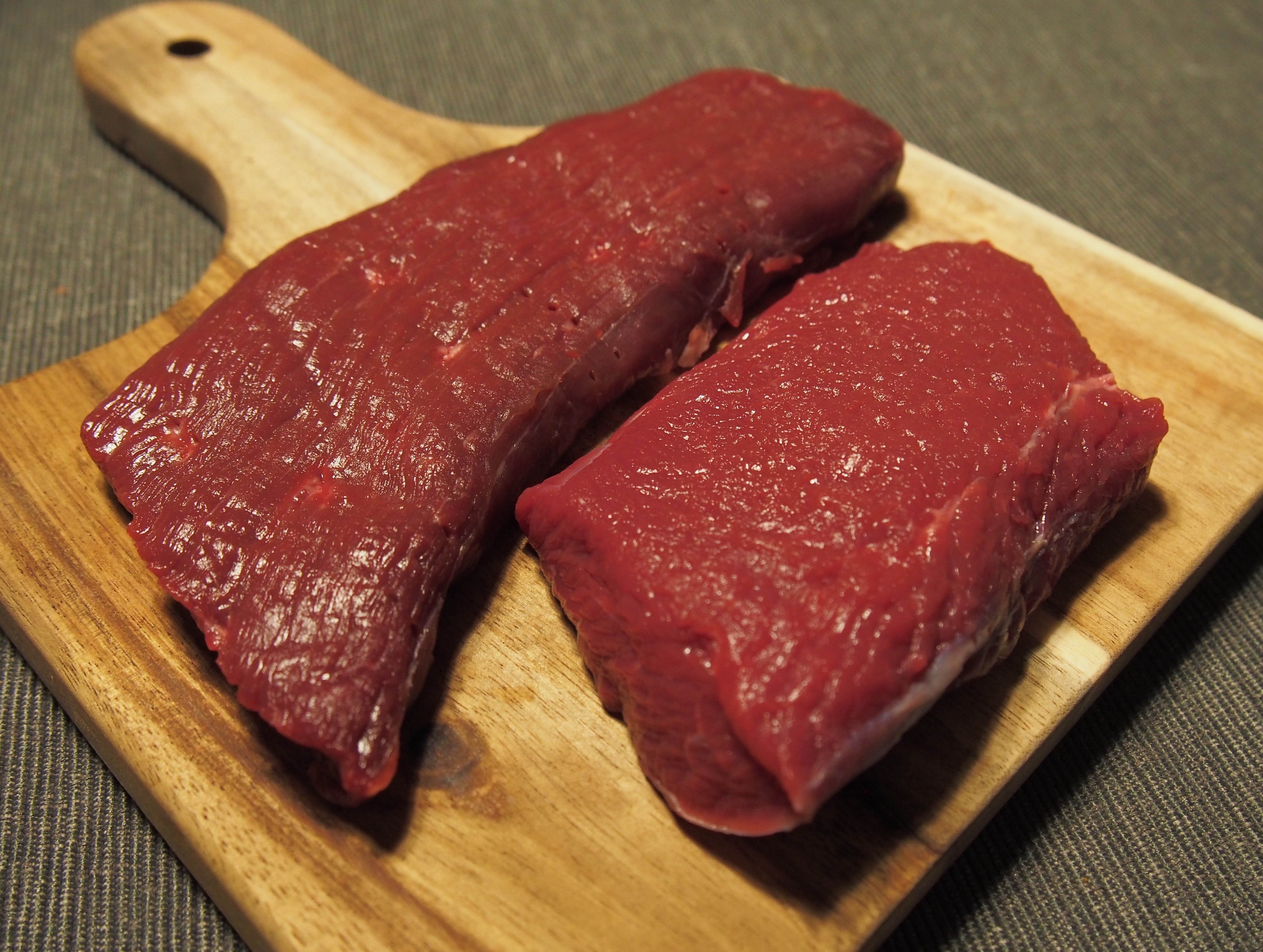 [内ももとシンタマのセット]北海道産熟成エゾ鹿肉 内もも130g×2、シンタマ120g×2