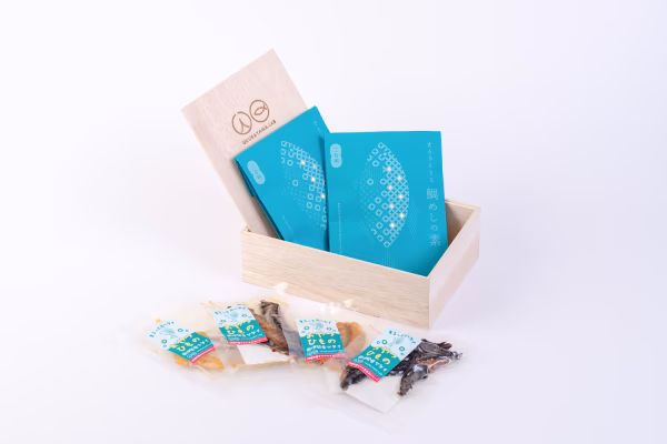 【化粧箱入り】鯛をまるごと味わうギフト（鯛めし・おやつ干物のセット）