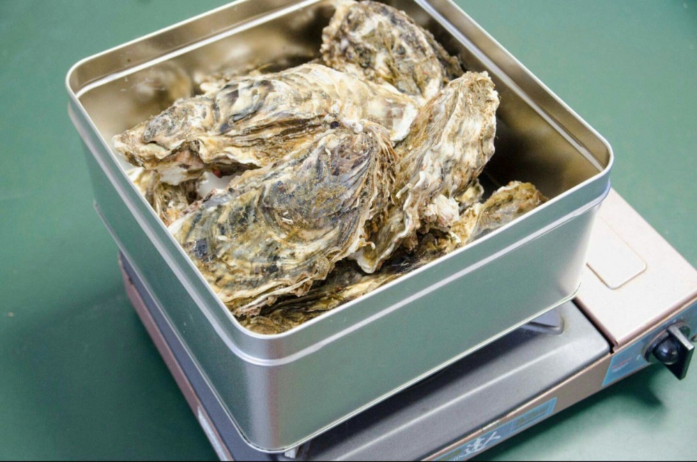 そのまま火にかけるだけ 牡蠣の缶パック マルトク水産 農家漁師直送のポケットマルシェ