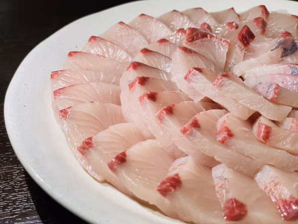 百年漁師の鰤（養殖）1匹丸ごとセット／特殊血抜×急速冷凍