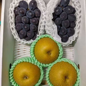 ぶどうと梨の詰め合わせ