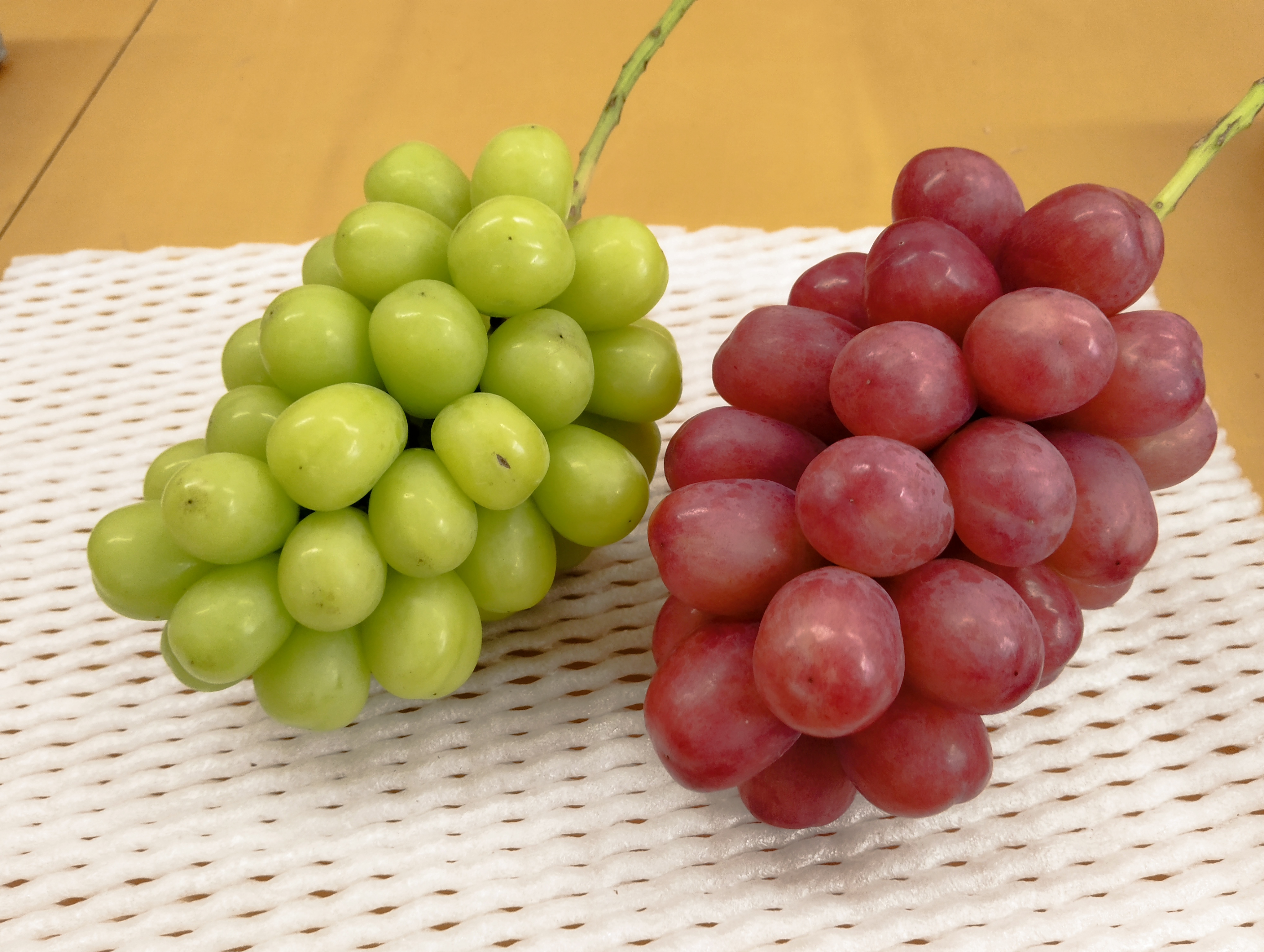 クイーンルージュ&シャインマスカット900g(2房)[着日指定不可商品] 800g(2-3房)