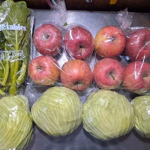 キャベツ、アスパラ菜、リンゴ