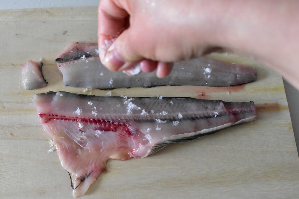 お魚料理入門編 焼 煮 飯 汁 4つの基本のお魚レシピ 農家漁師から産地直送の通販 ポケットマルシェ