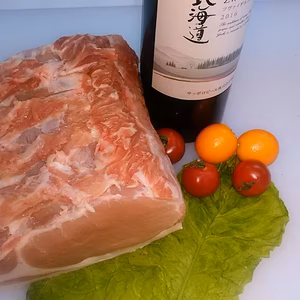 旭山ポーク ロースブロック生肉 1.0 Kg　WLD　三元