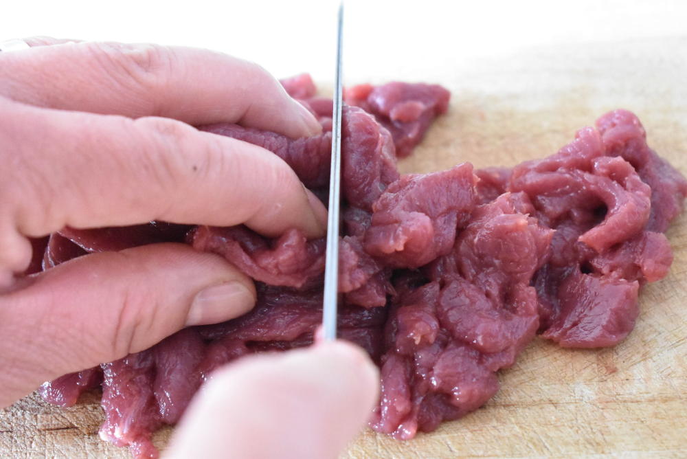 ゴールデンカムイのアイヌ料理を野生の鹿肉で再現してみた 自宅でジビエ 農家漁師から産地直送の通販 ポケットマルシェ